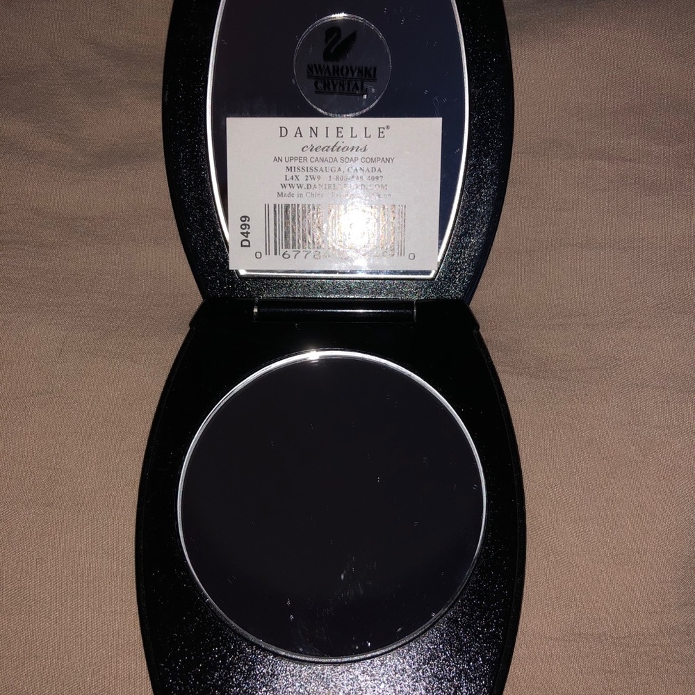 Compact mirror - Picture 3 of 3